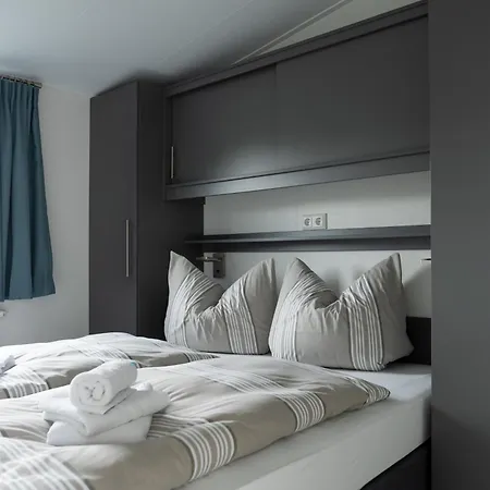 Bis Sechs Personen Ohne Hund